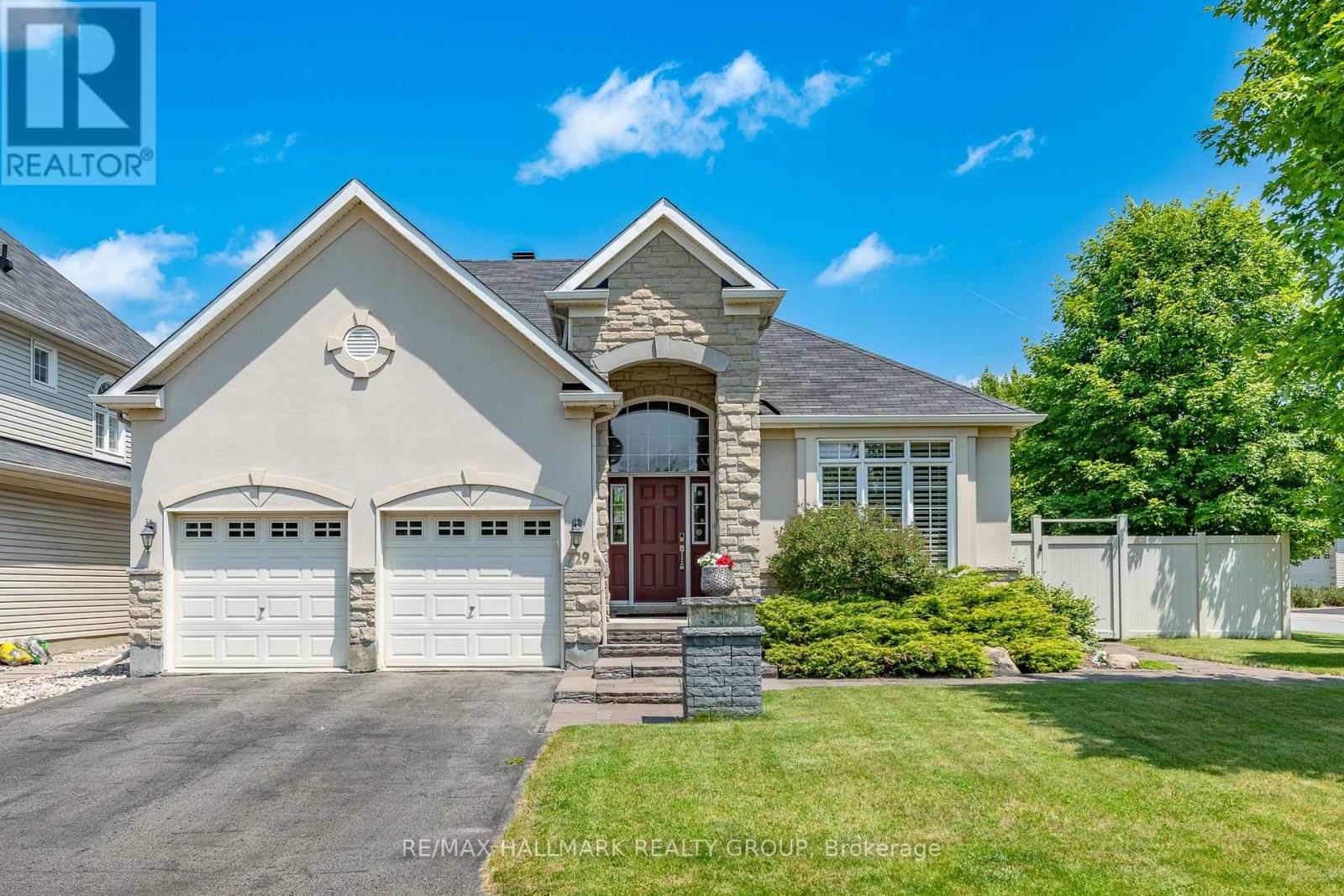 729 KILBIRNIE DRIVE, Ottawa, Ontario