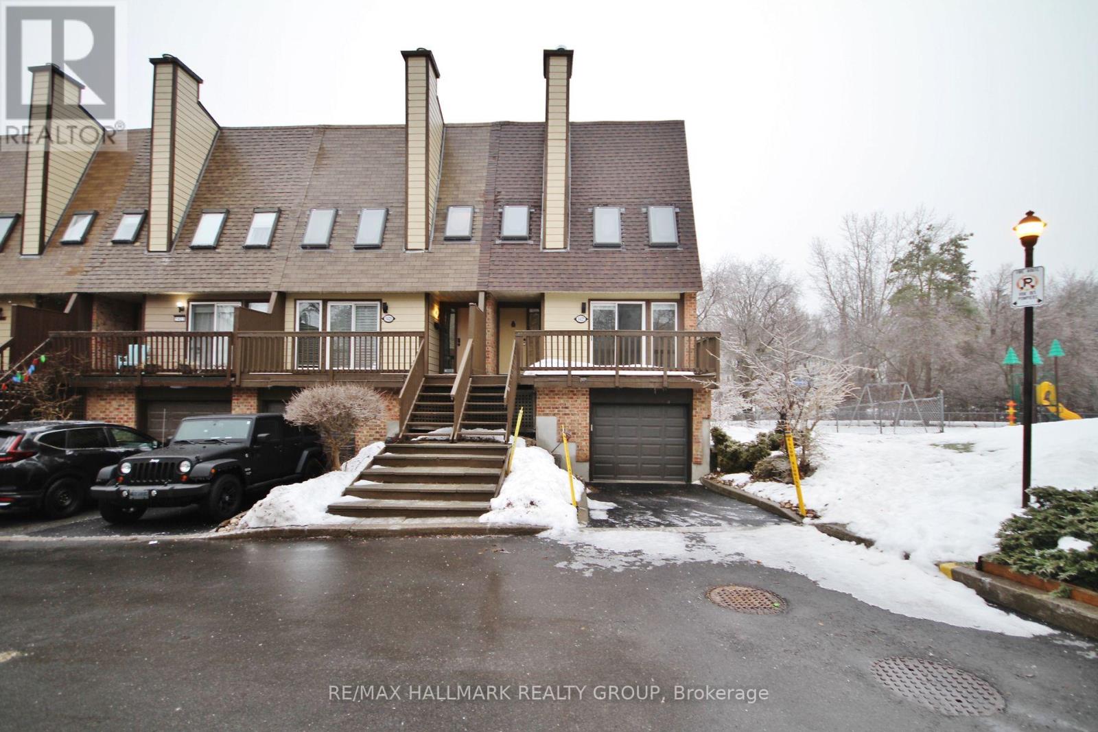 1427 FORGE STREET, Ottawa, Ontario