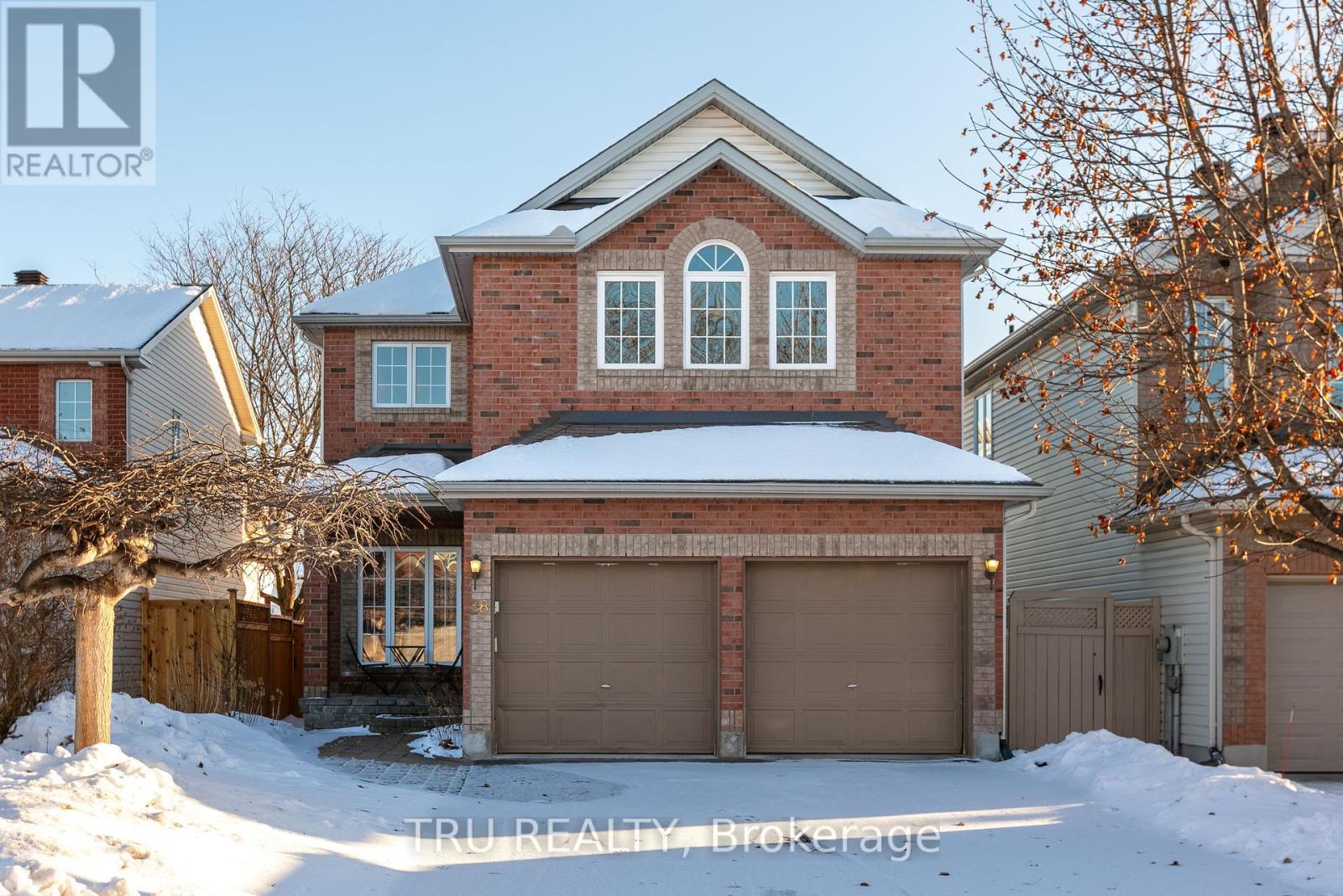 28 BOREALIS CRESCENT, Ottawa, Ontario