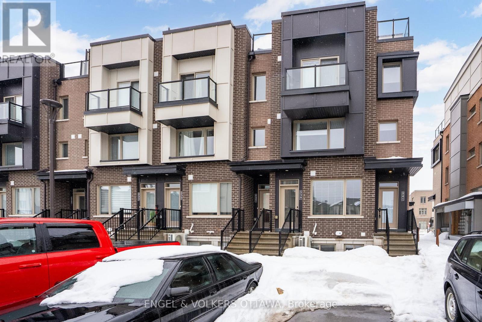 539 TAKAMOSE PRIVATE, Ottawa, Ontario