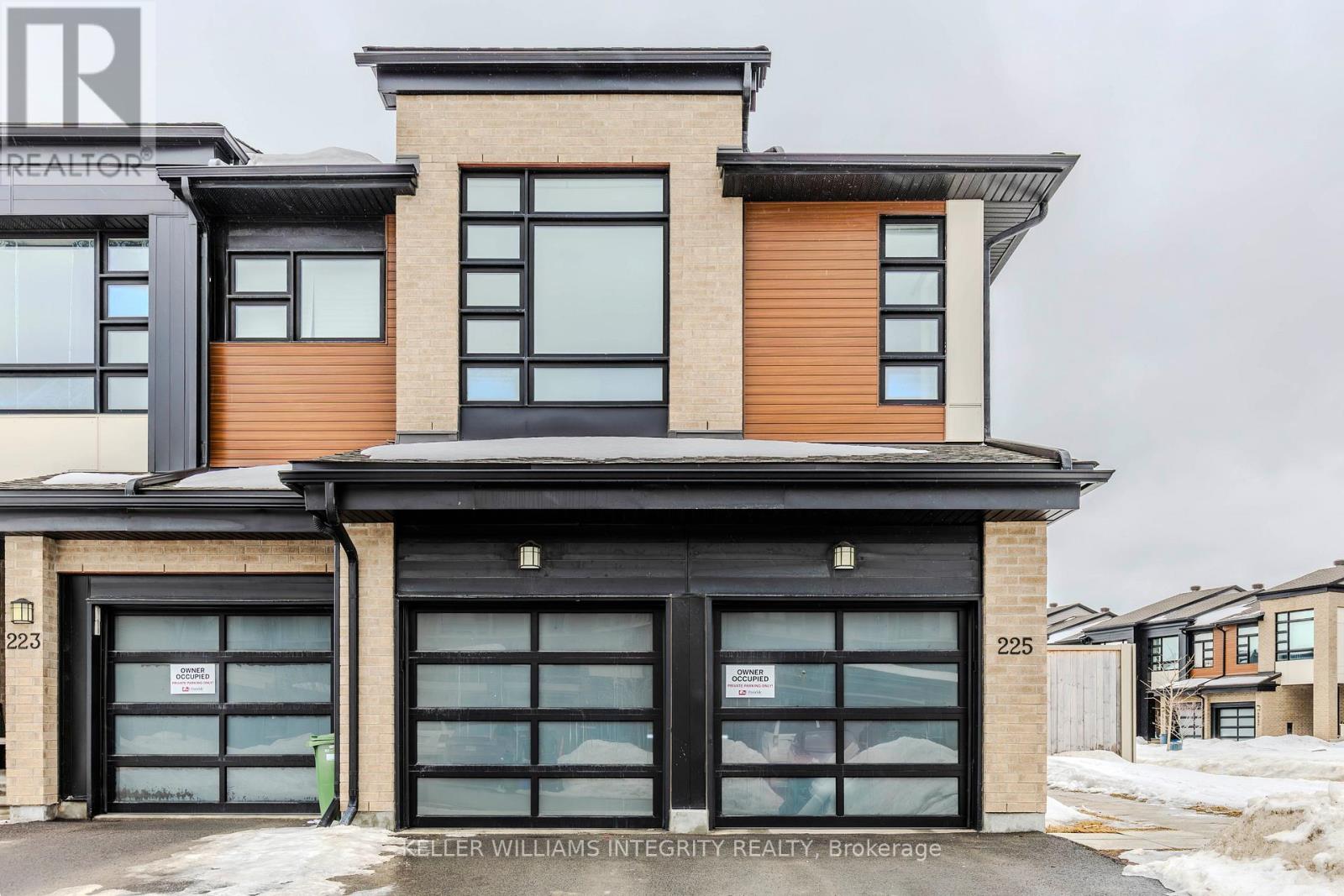 225 LIFT LANE, Ottawa, Ontario