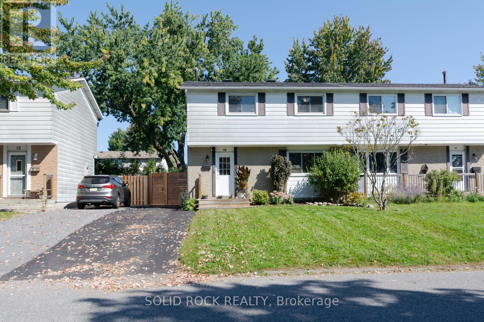 16 SHOULDICE CRESCENT, Ottawa, Ontario