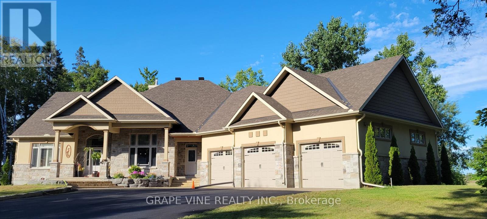 515 WEST LAKE CIRCLE, Ottawa, Ontario