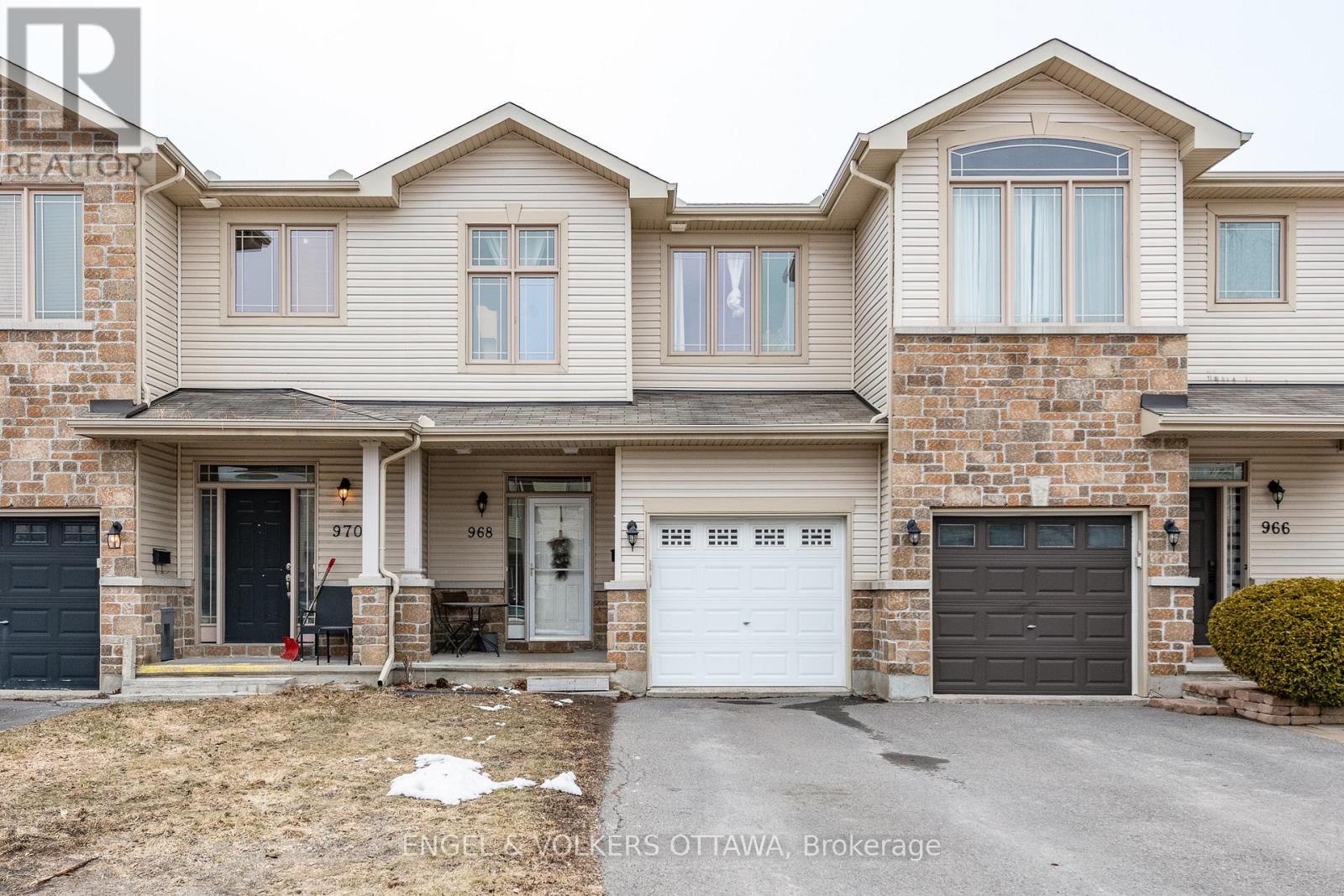 968 LINARIA WALK, Ottawa, Ontario