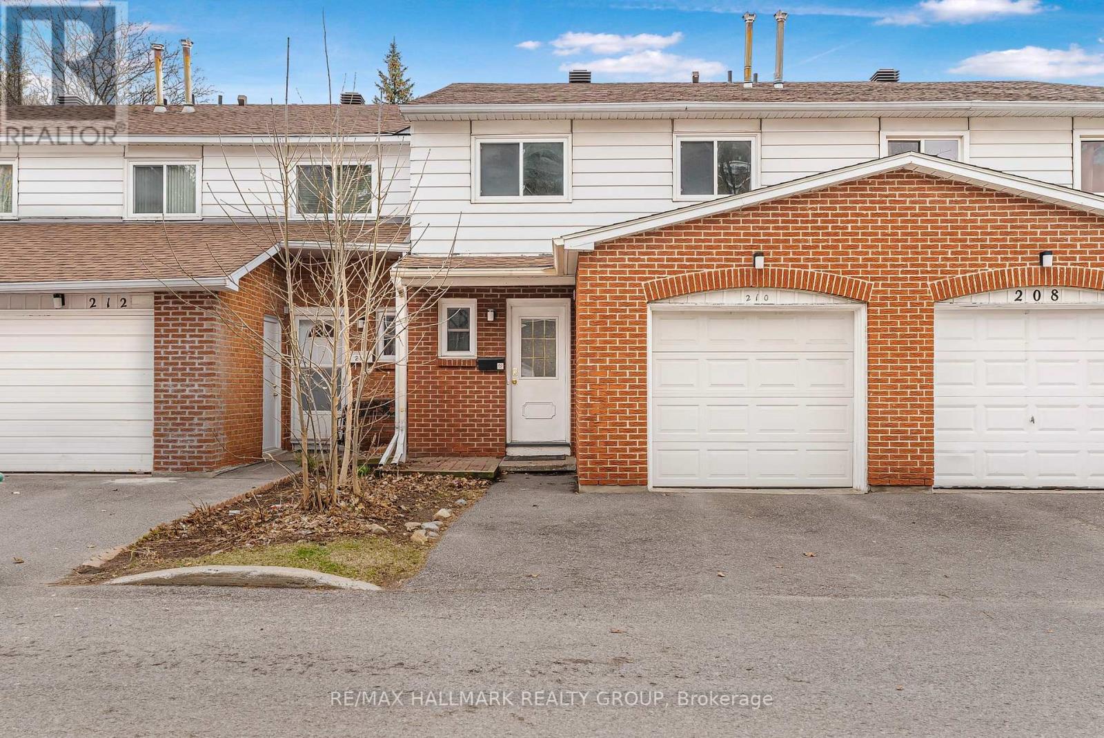 74 - 210 ROMULUS PRIVATE, Ottawa, Ontario
