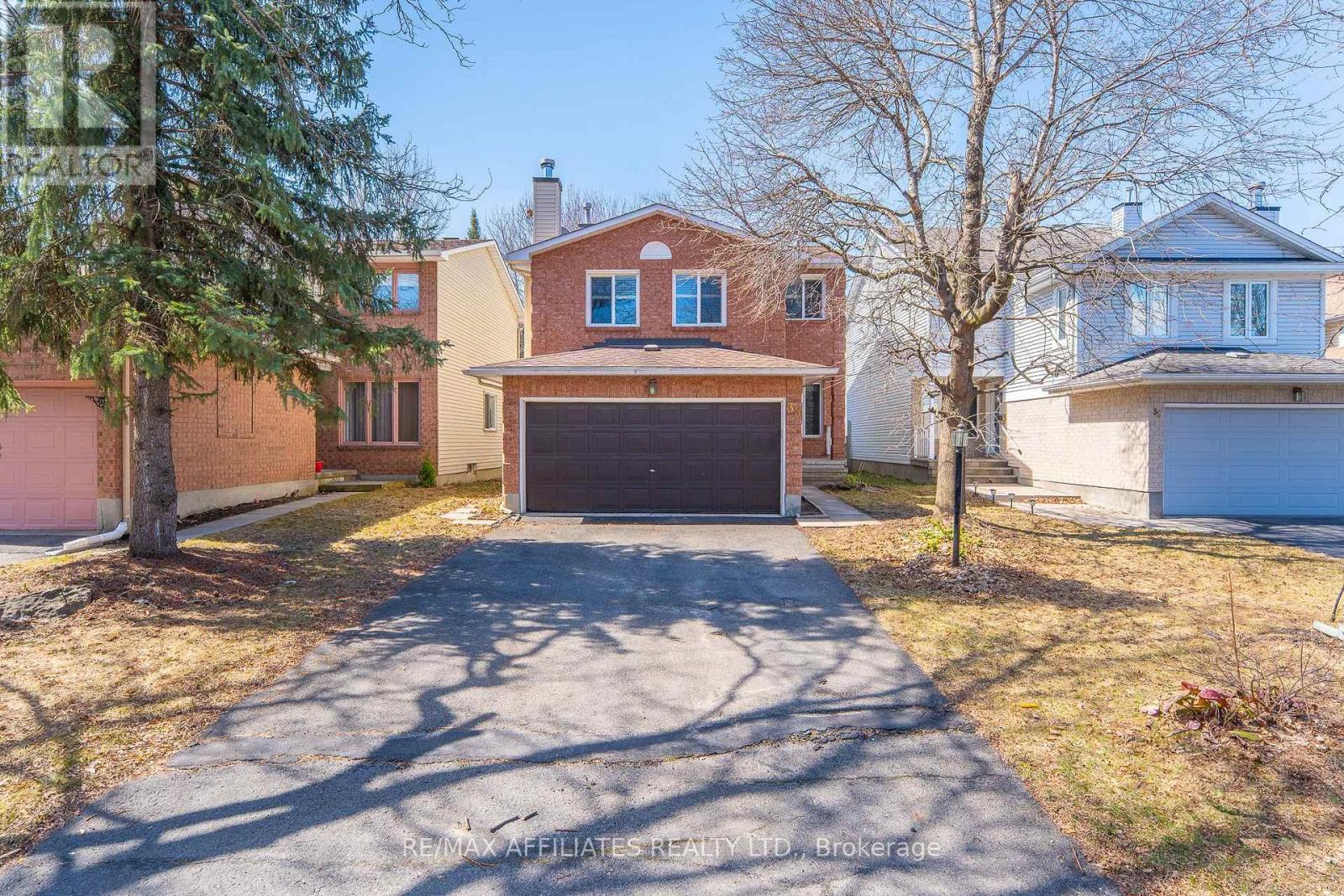 33 INVERARY DRIVE, Ottawa, Ontario