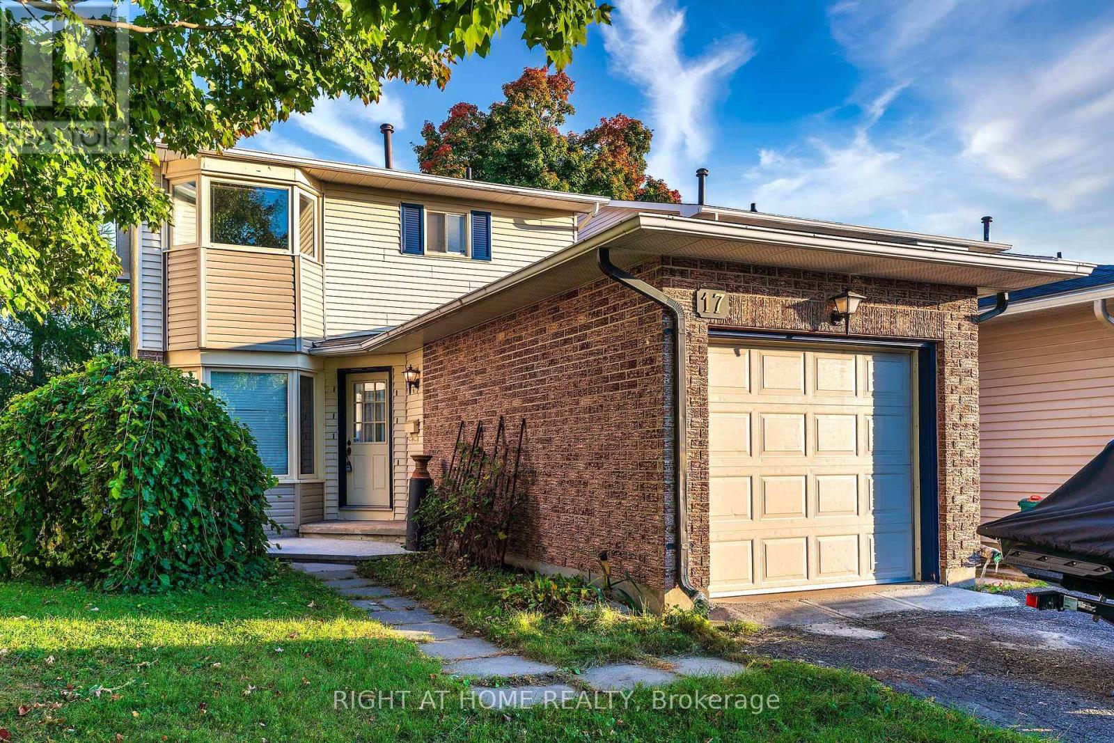 17 GOWRIE DRIVE, Ottawa, Ontario