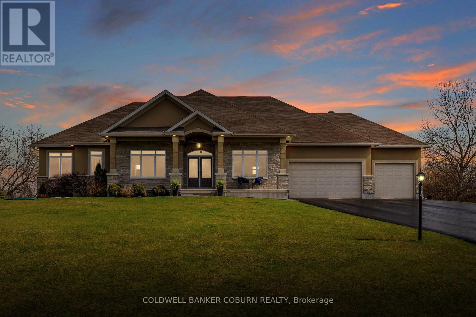 270 WEST LAKE CIRCLE, Ottawa, Ontario