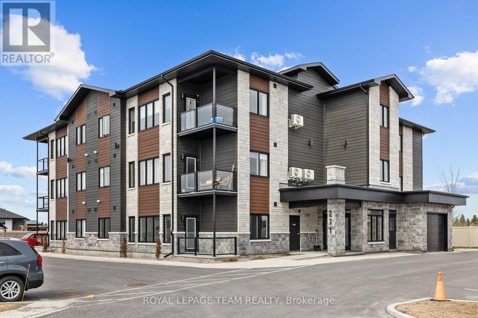 101 - 271 BELFORT STREET, Russell, Ontario