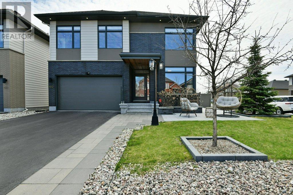 652 BRIDLEGLEN CRESCENT, Ottawa, Ontario
