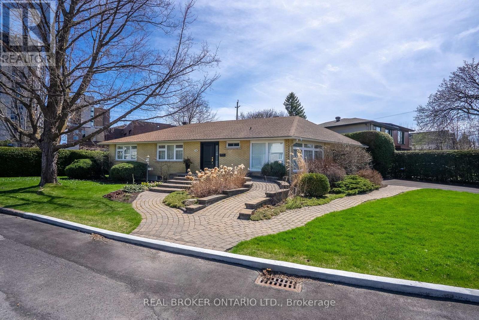 712 GOLDEN AVENUE, Ottawa, Ontario