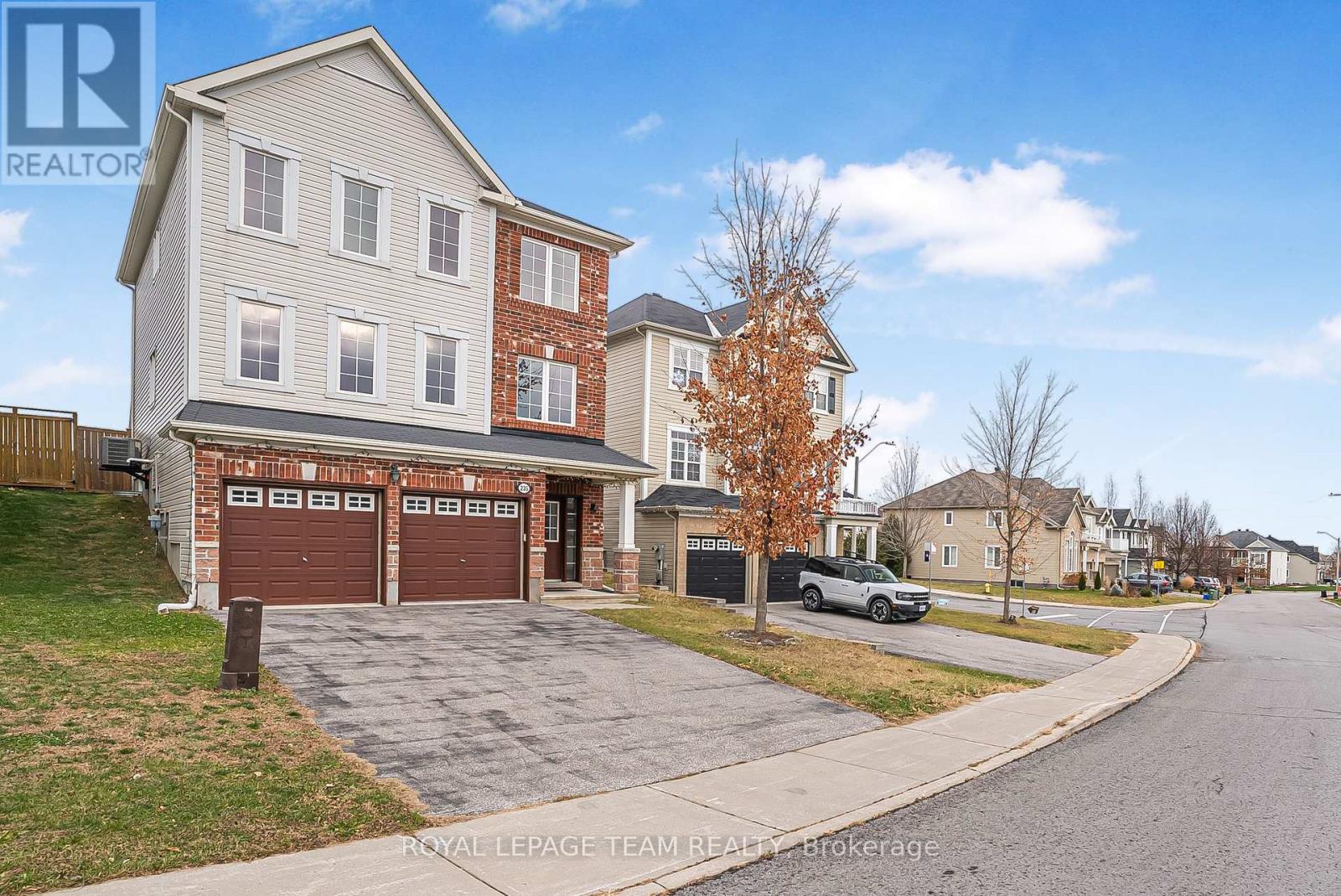 235 HUNTSVILLE DRIVE, Ottawa, Ontario