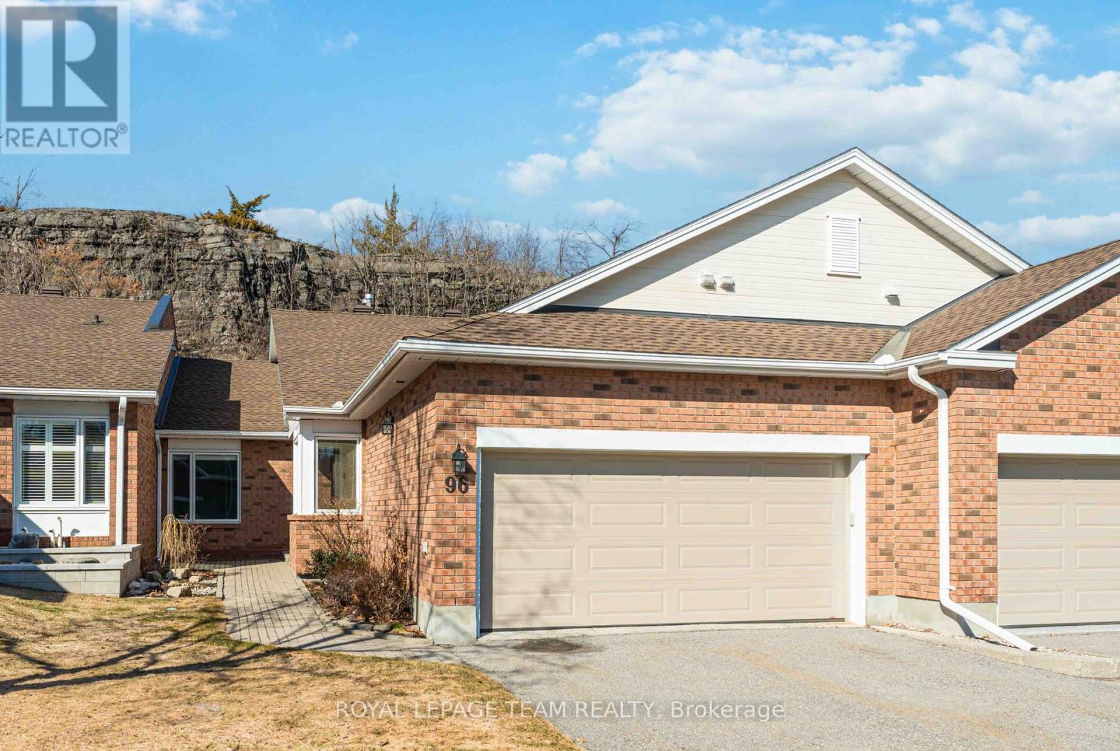96 DARLINGTON PRIVATE, Ottawa, Ontario