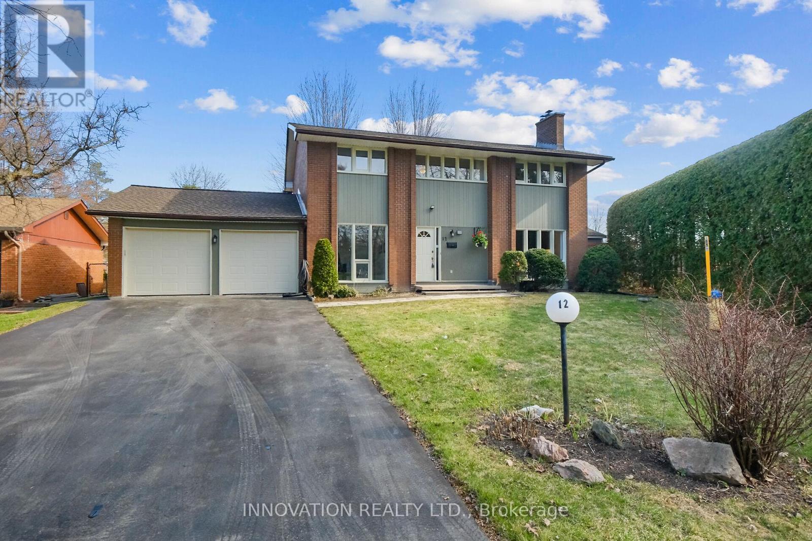 12 SELWYN CRESCENT, Ottawa, Ontario