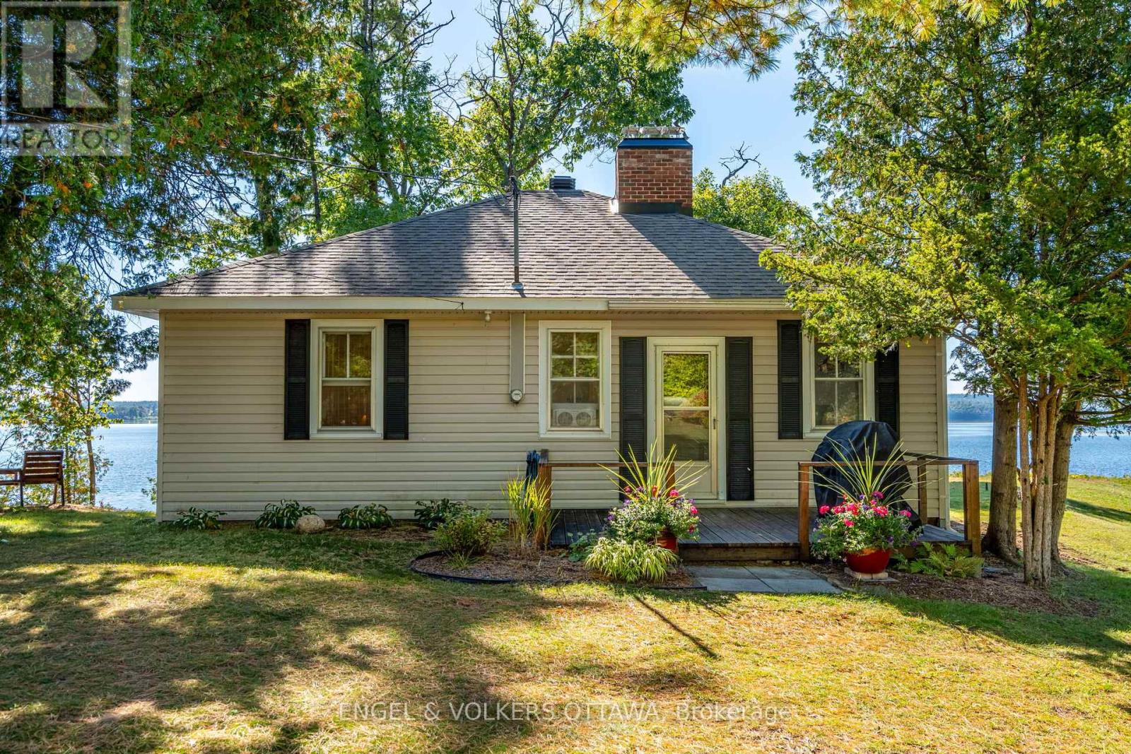 5349 CALABOGIE ROAD, Greater Madawaska, Ontario