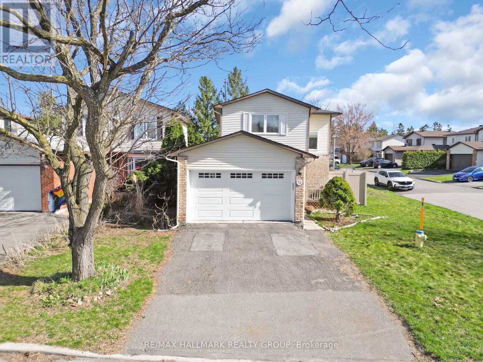 32 BRANDO CRESCENT, Ottawa, Ontario