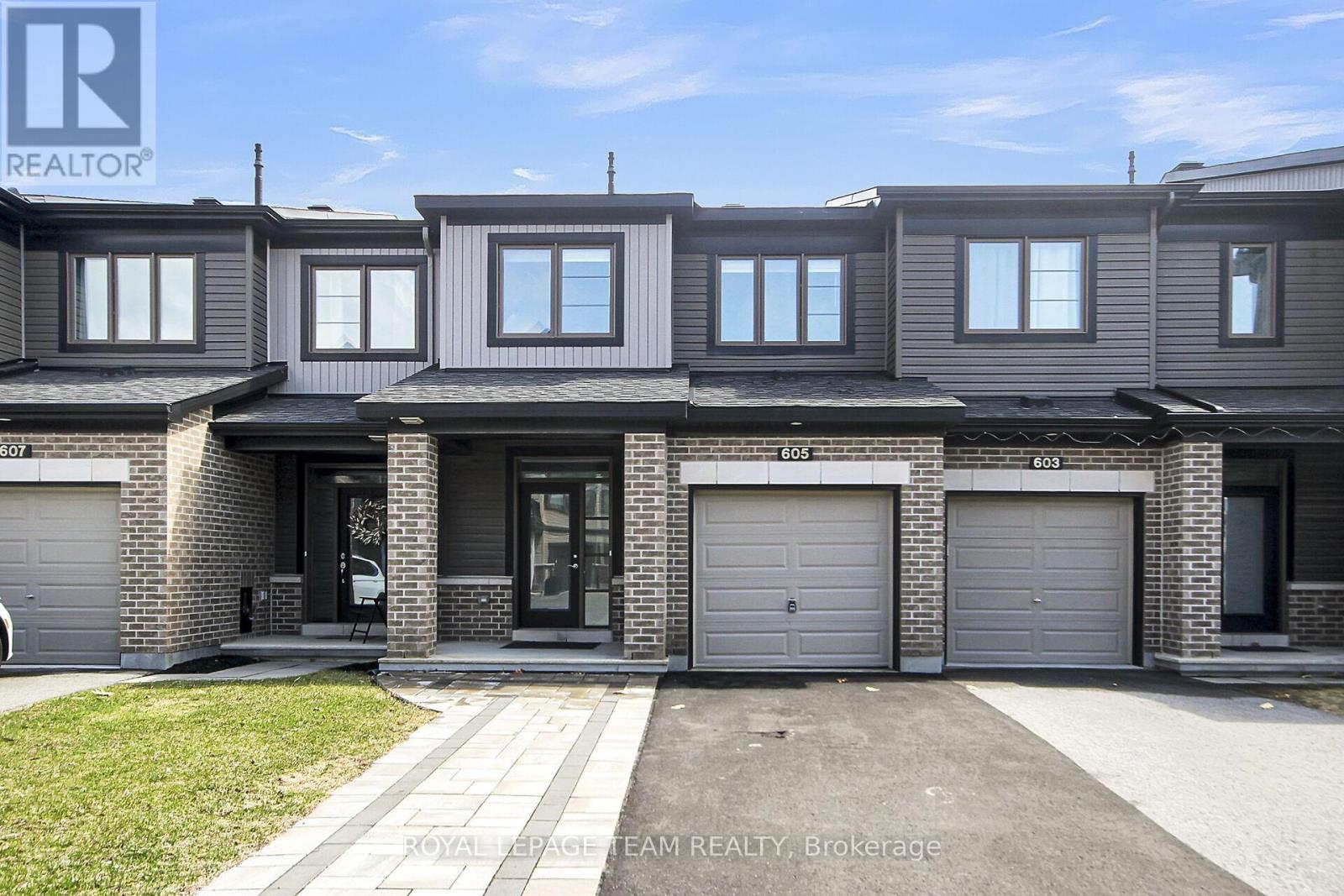 605 LAURALEAF CRESCENT, Ottawa, Ontario
