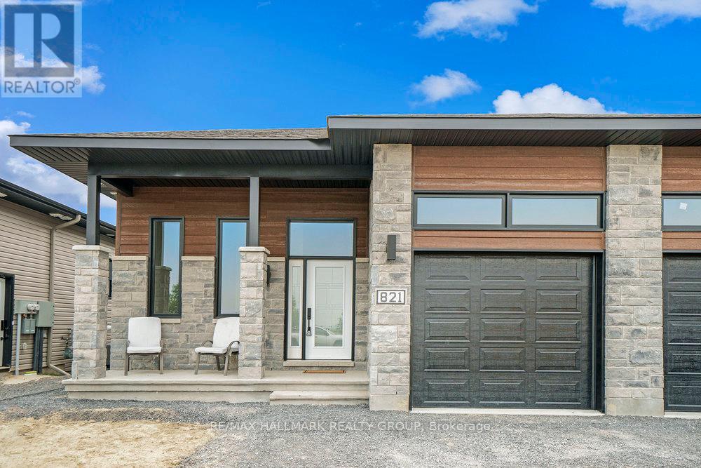 B - 821 NAMUR STREET, Russell, Ontario