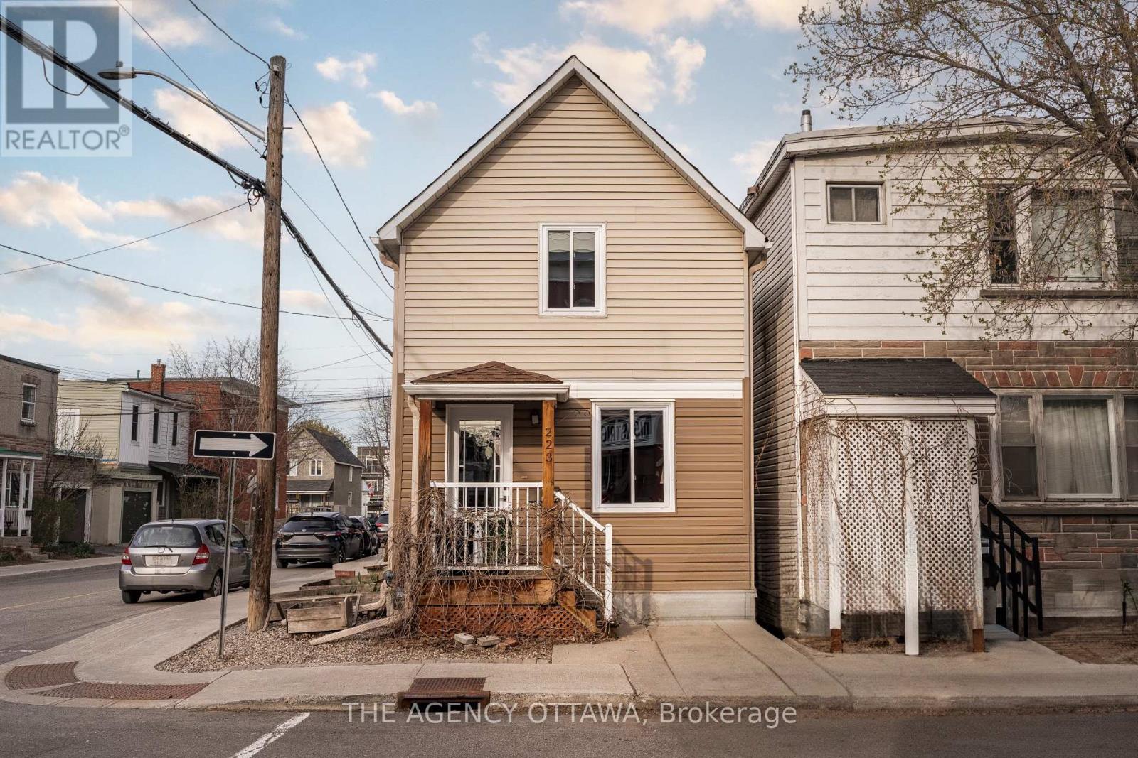 223 CARRUTHERS AVENUE, Ottawa, Ontario