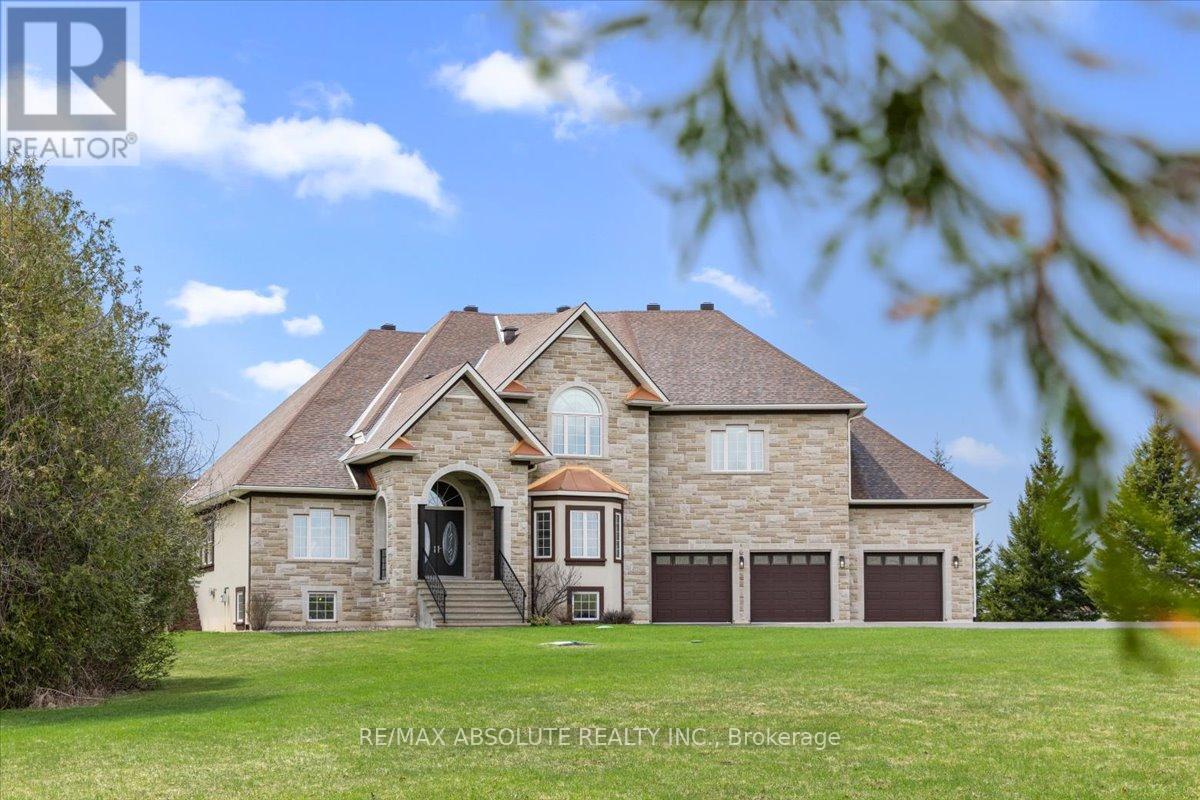 124 BILTMORE CRESCENT, Ottawa, Ontario