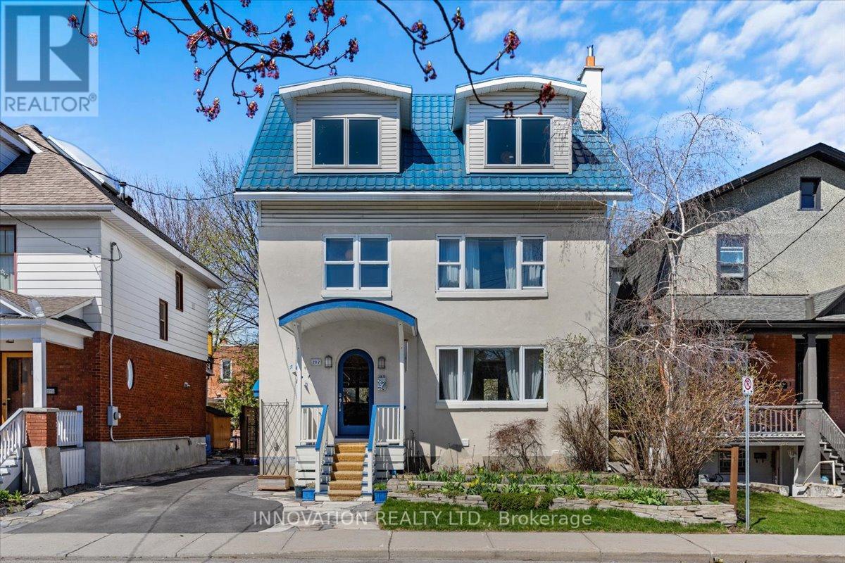 202 IVY CRESCENT, Ottawa, Ontario