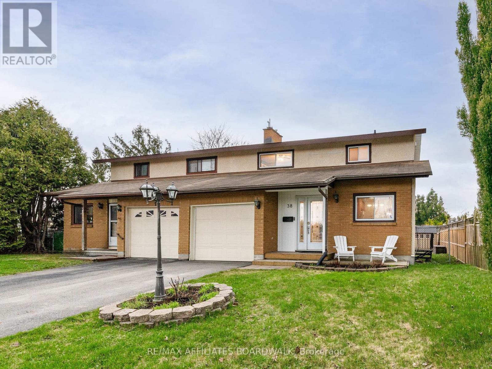 38 NESTOW DRIVE NW, Ottawa, Ontario