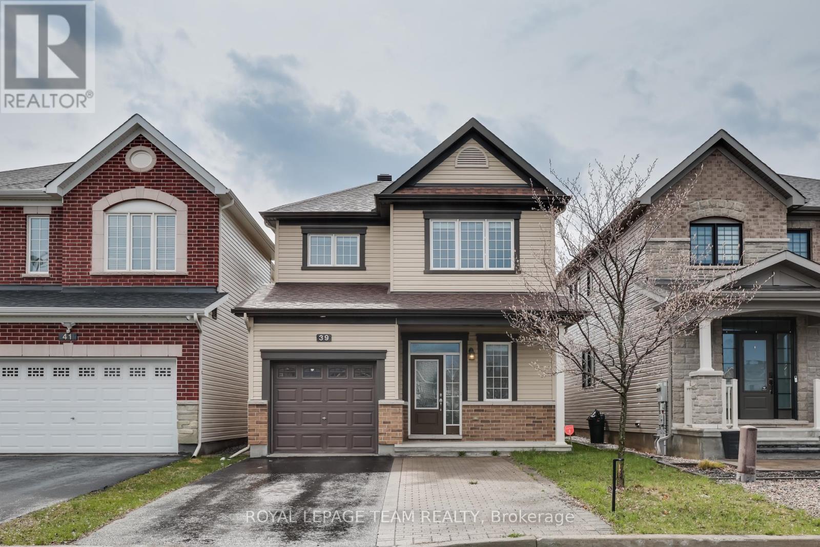 39 KNOCKADERRY CRESCENT, Ottawa, Ontario