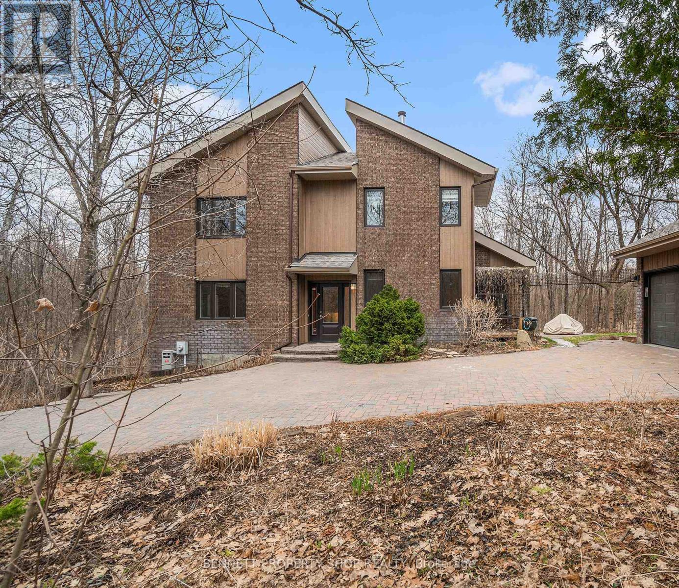 108 MOHILL CRESCENT, Ottawa, Ontario