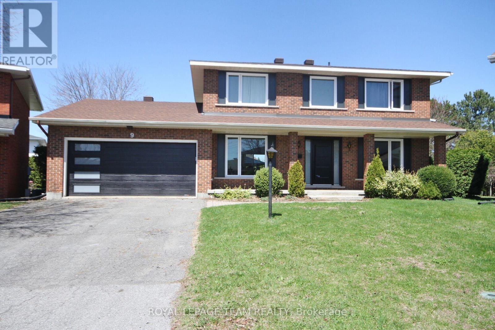 9 STRATHEARN COURT, Ottawa, Ontario