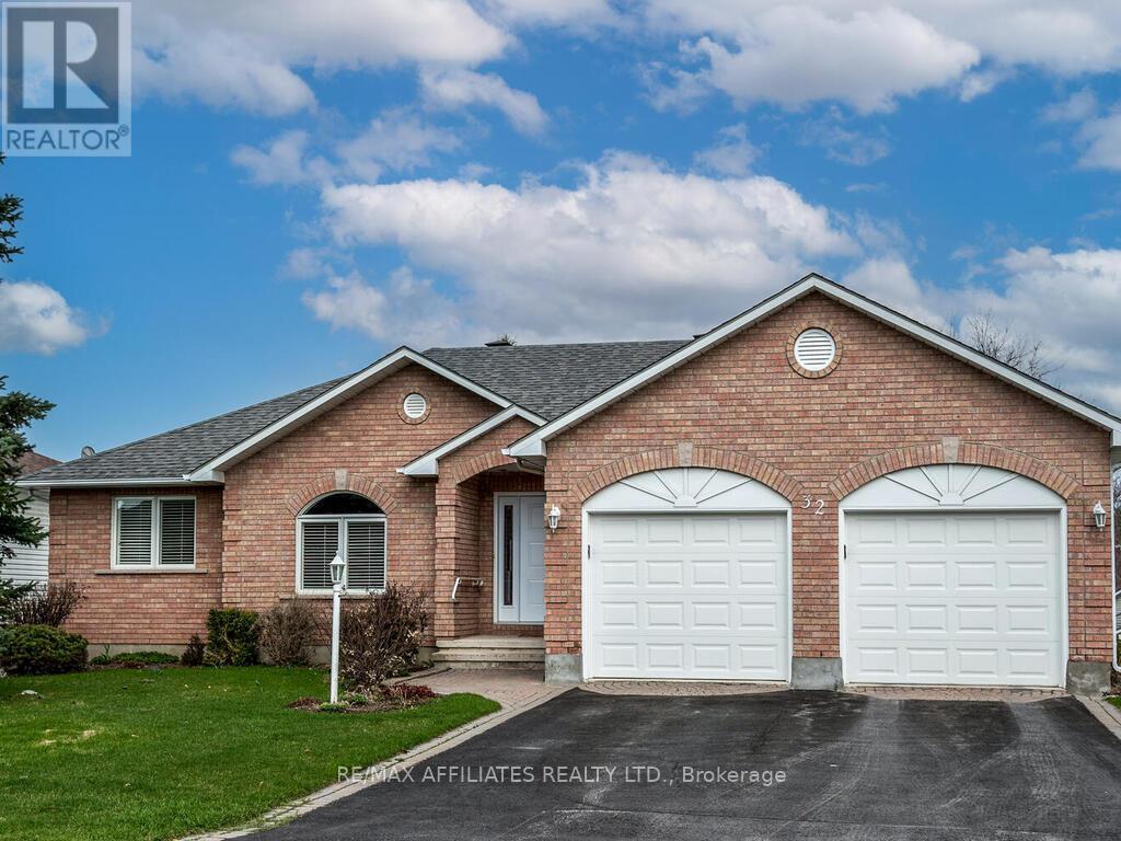 32 MIKA STREET, Ottawa, Ontario