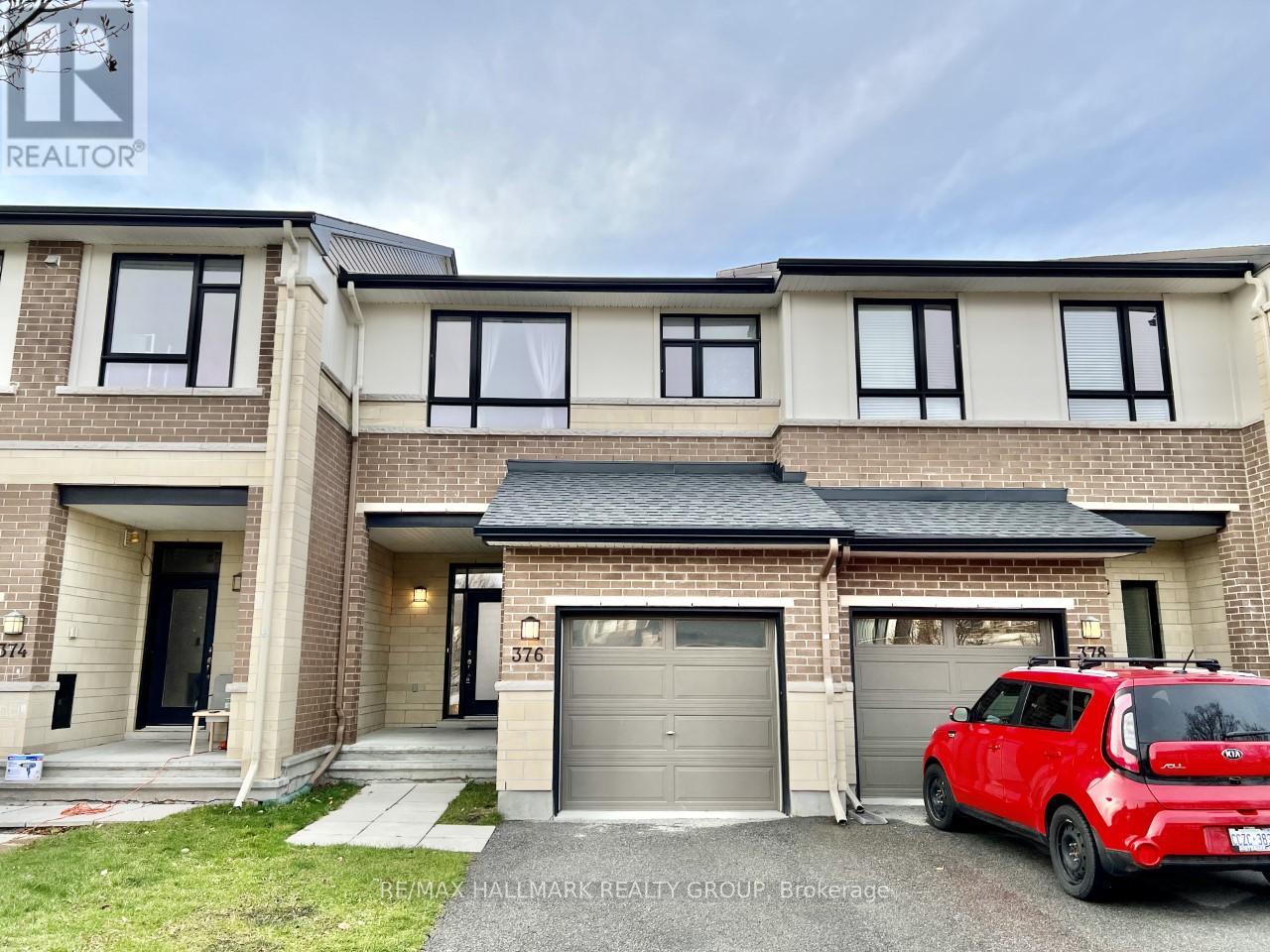 376 COOKS MILL CRESCENT, Ottawa, Ontario