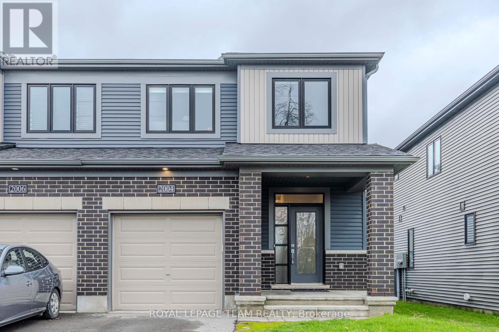 2004 CALTRA CRESCENT, Ottawa, Ontario