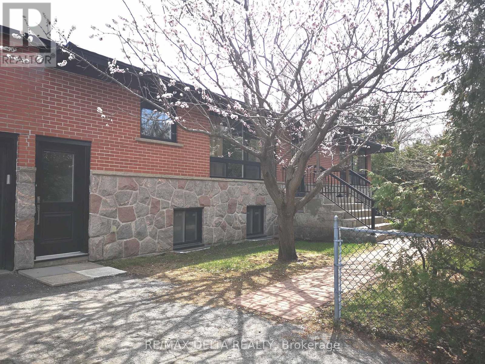 981 LOLA STREET, Ottawa, Ontario