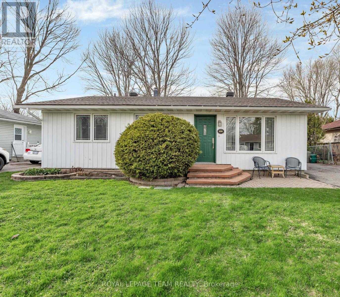 1443 RAINBOW CRESCENT, Ottawa, Ontario