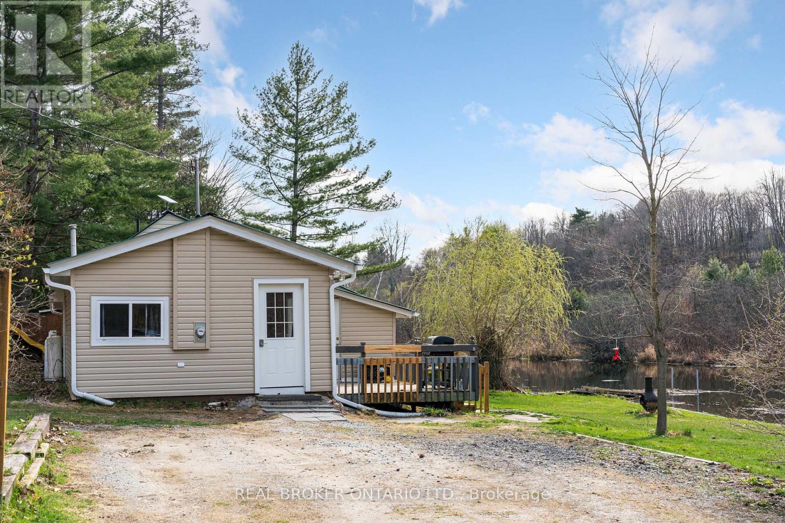 3385 BOLINGBROKE ROAD, Tay Valley, Ontario