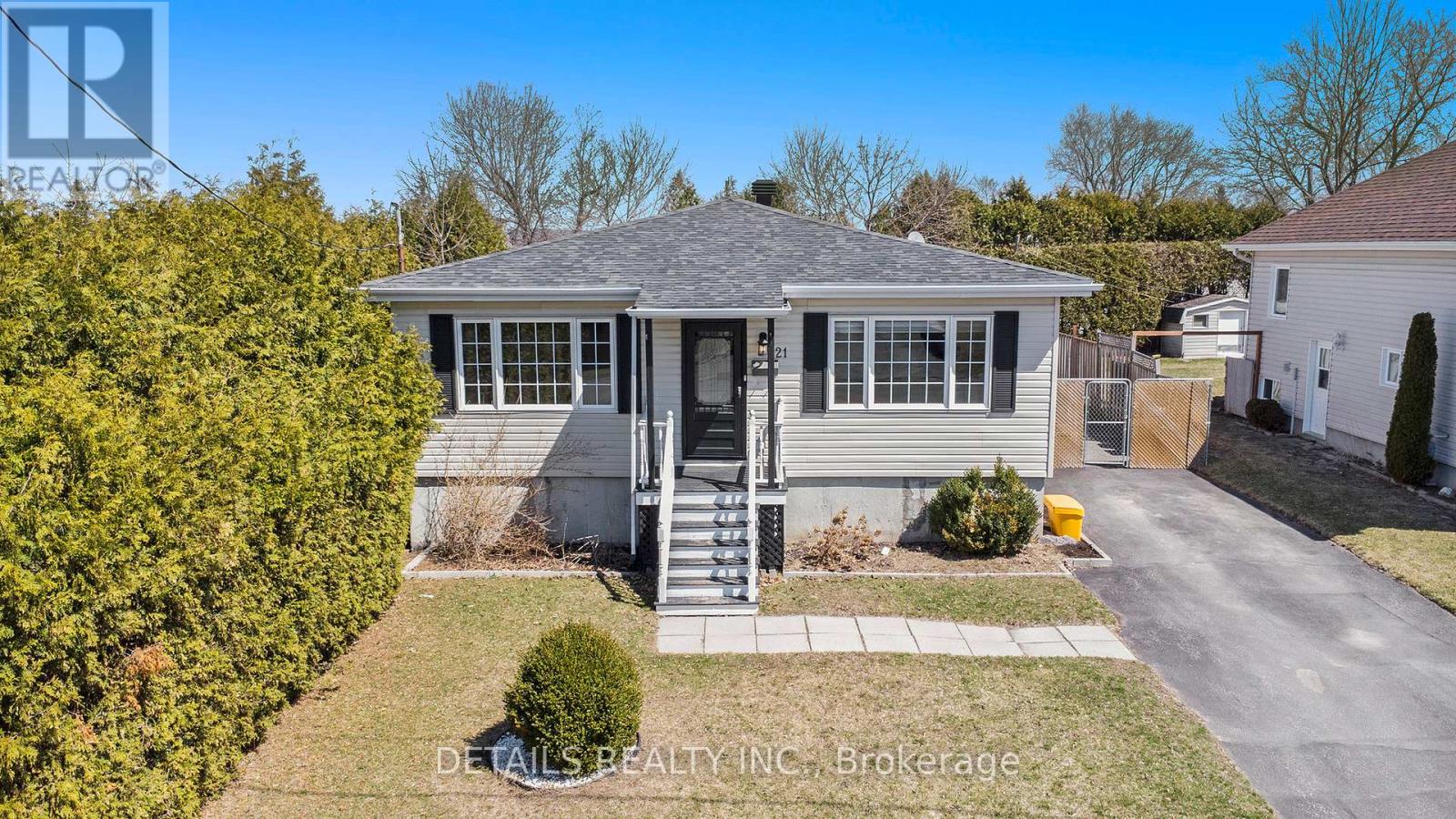 421 LAFLECHE ROAD, Hawkesbury, Ontario