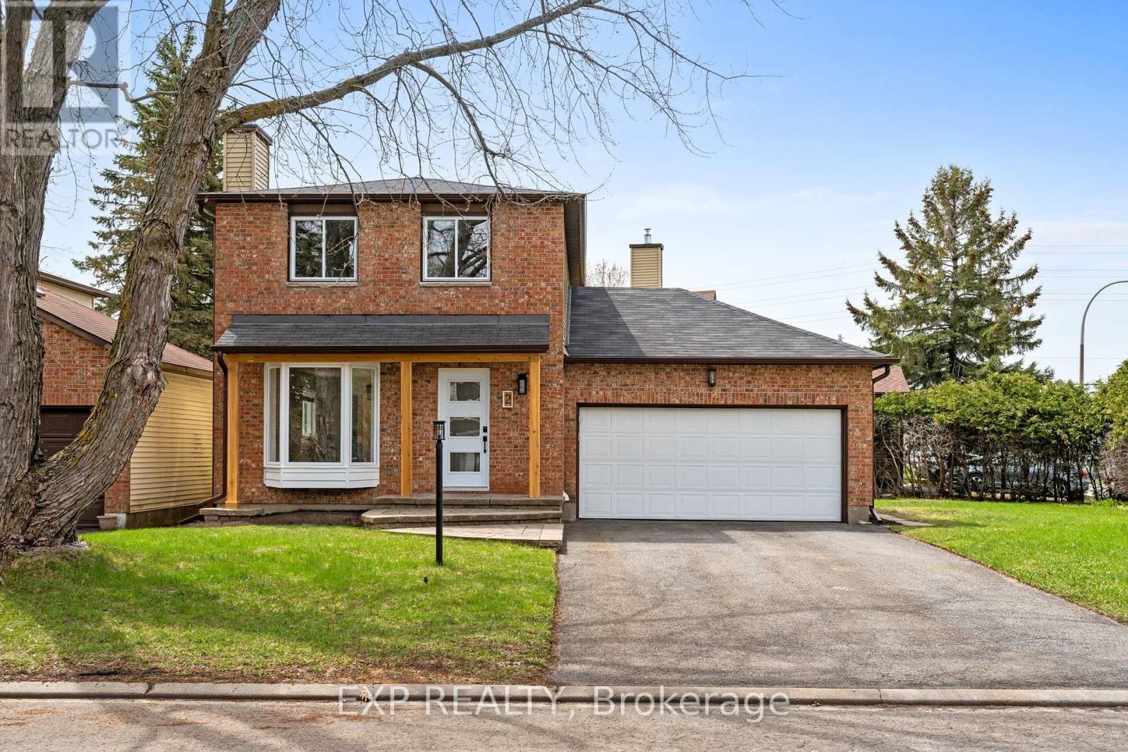 2 EQUESTRIAN DRIVE, Ottawa, Ontario
