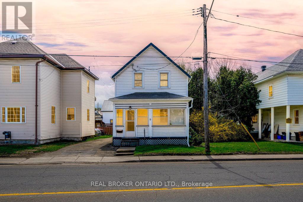 9 LOMBARD STREET, Smith Falls, Ontario
