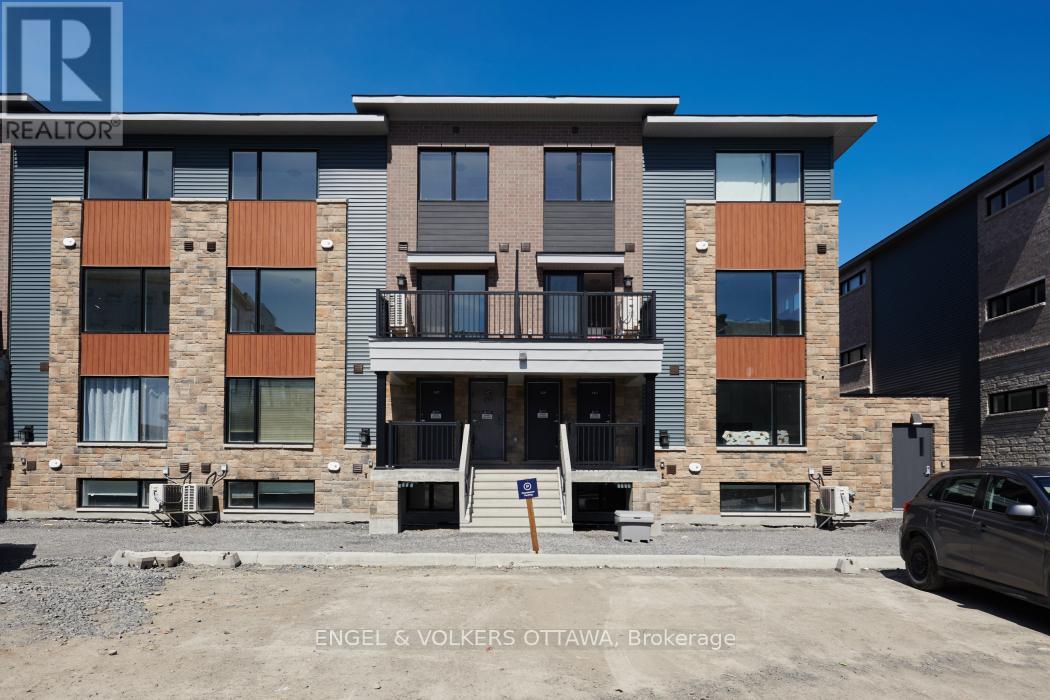 1427 CREEKWAY CRESCENT, Ottawa, Ontario