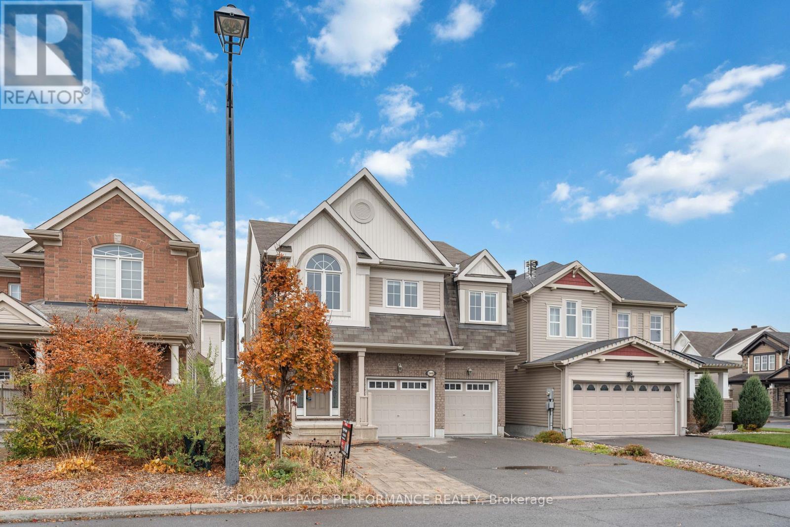 580 SUNLIT CIRCLE, Ottawa, Ontario
