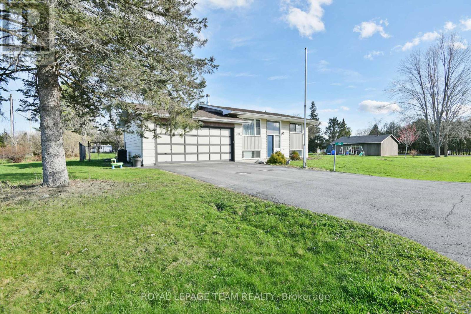 102 CREEK DRIVE, Ottawa, Ontario