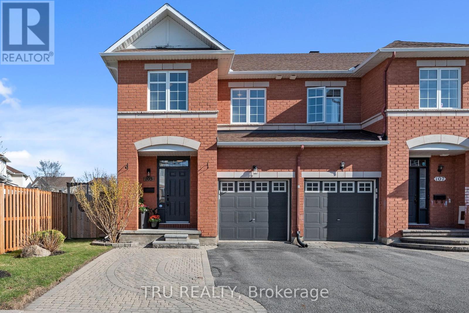 105 DEERCROFT AVENUE, Ottawa, Ontario