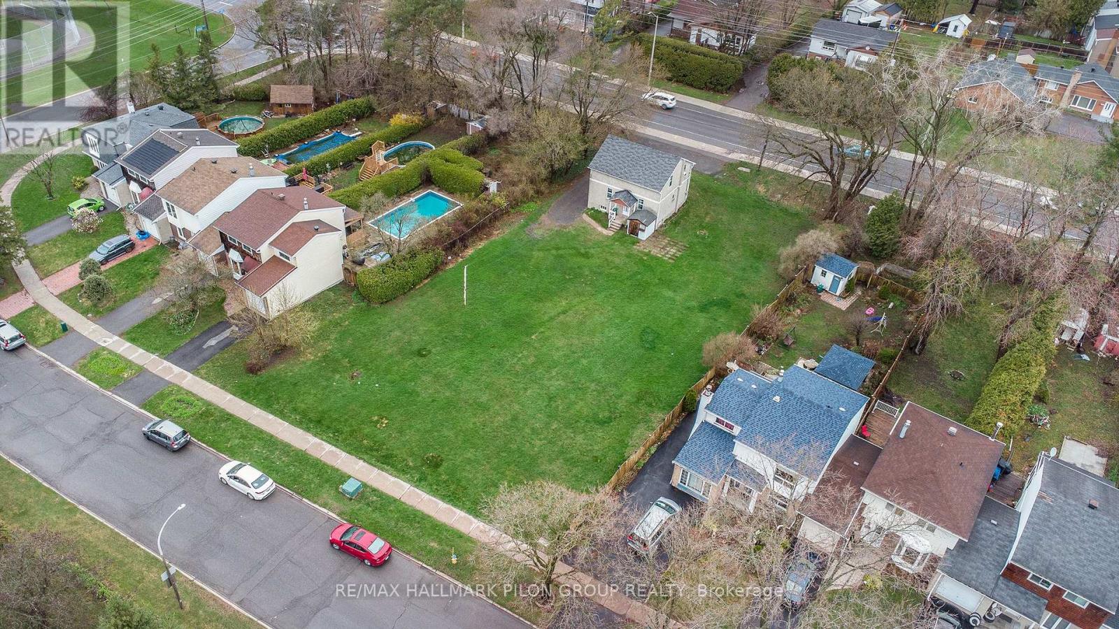 2446 INNES ROAD, Ottawa, Ontario