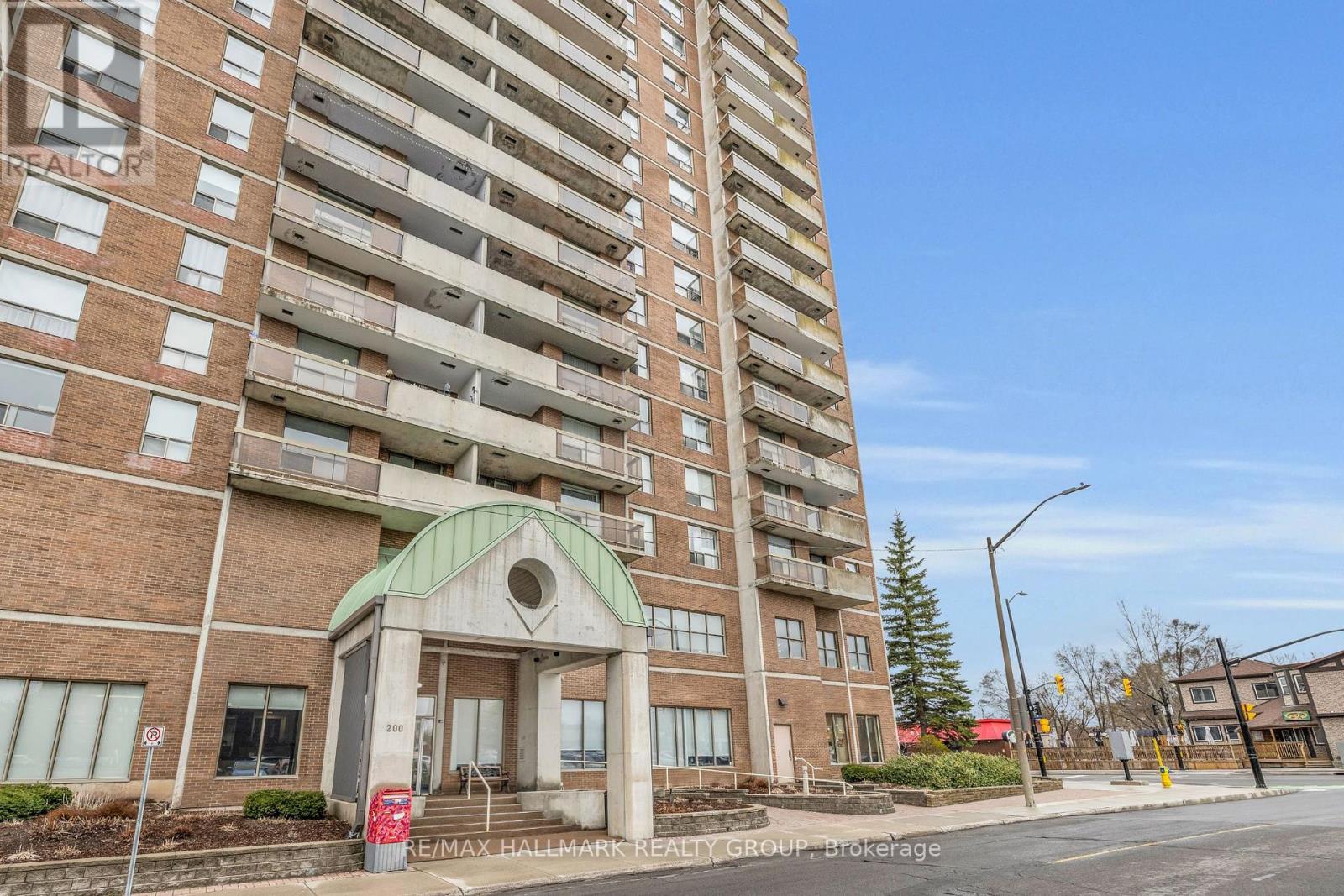 605 - 200 LAFONTAINE AVENUE, Ottawa, Ontario