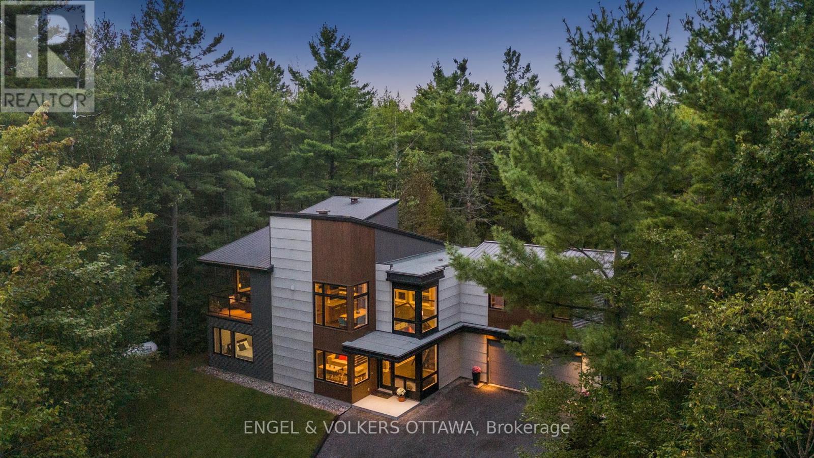 108 EDITH MARGARET PLACE, Ottawa, Ontario