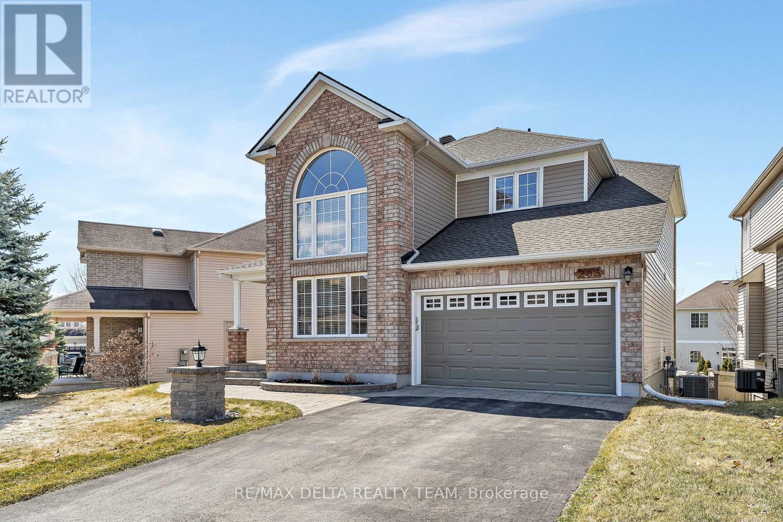 205 LUCINDA CRESCENT, Ottawa, Ontario