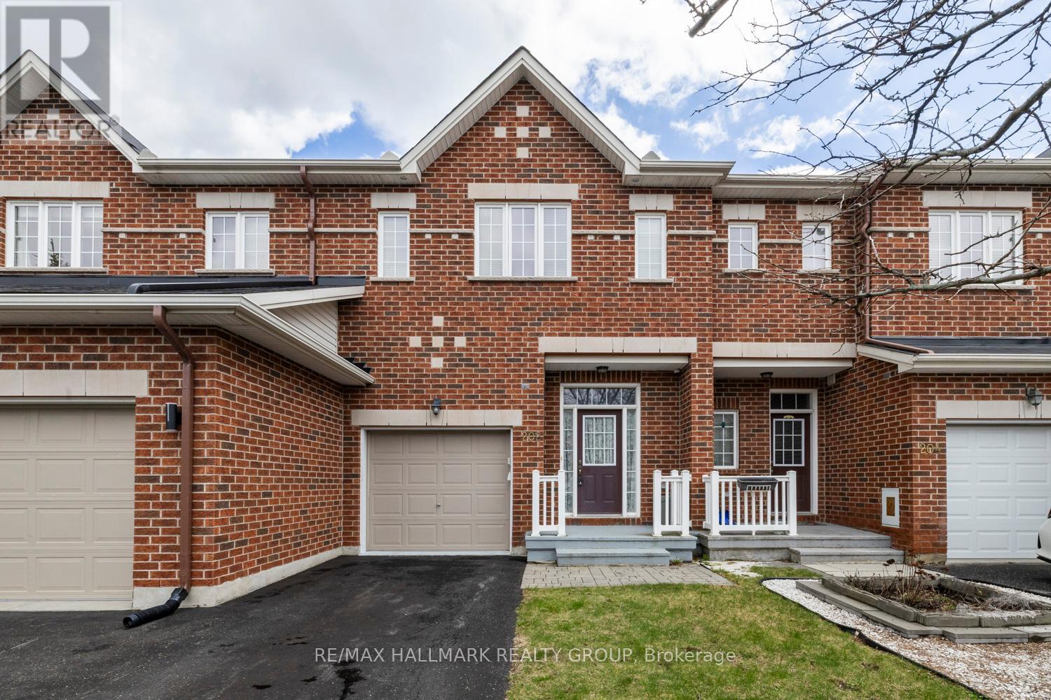 202 WAYMARK CRESCENT, Ottawa, Ontario