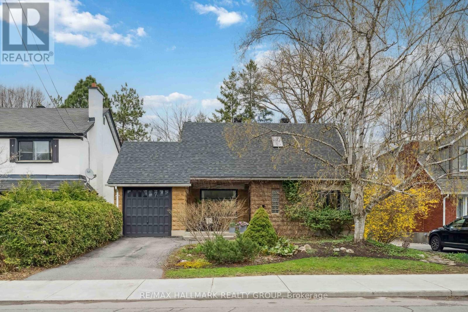 265 PATRICIA AVENUE, Ottawa, Ontario