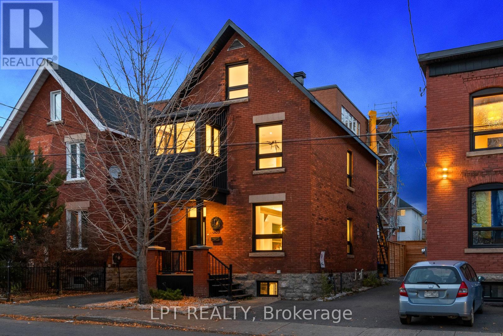 323 BOOTH STREET, Ottawa, Ontario