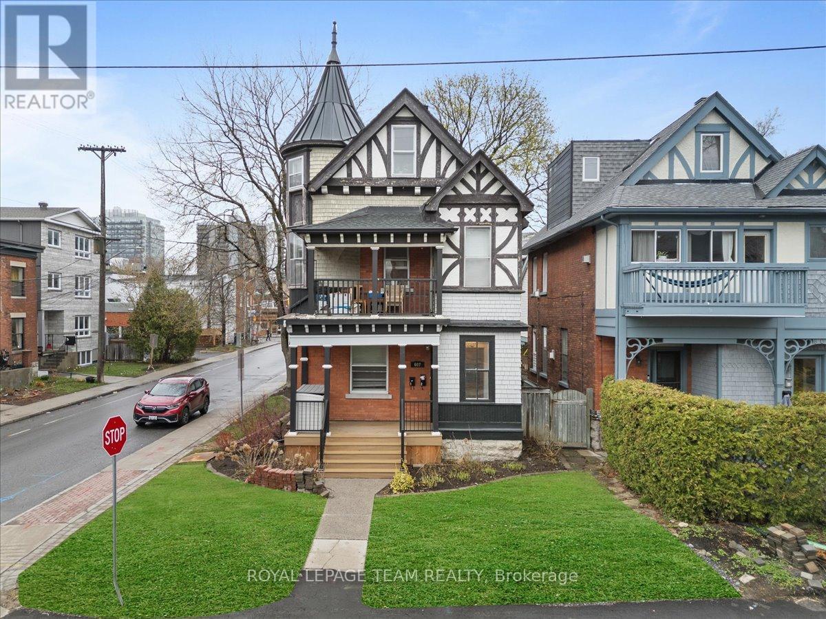 607 MACLAREN STREET, Ottawa, Ontario